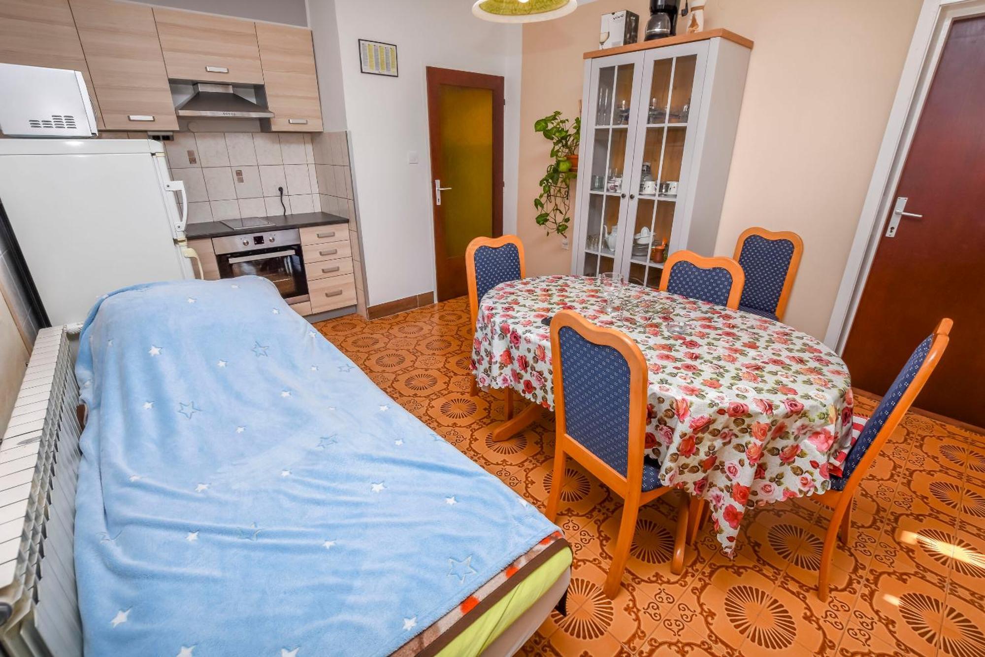 Apartments Luka ロゴズニッツァ エクステリア 写真
