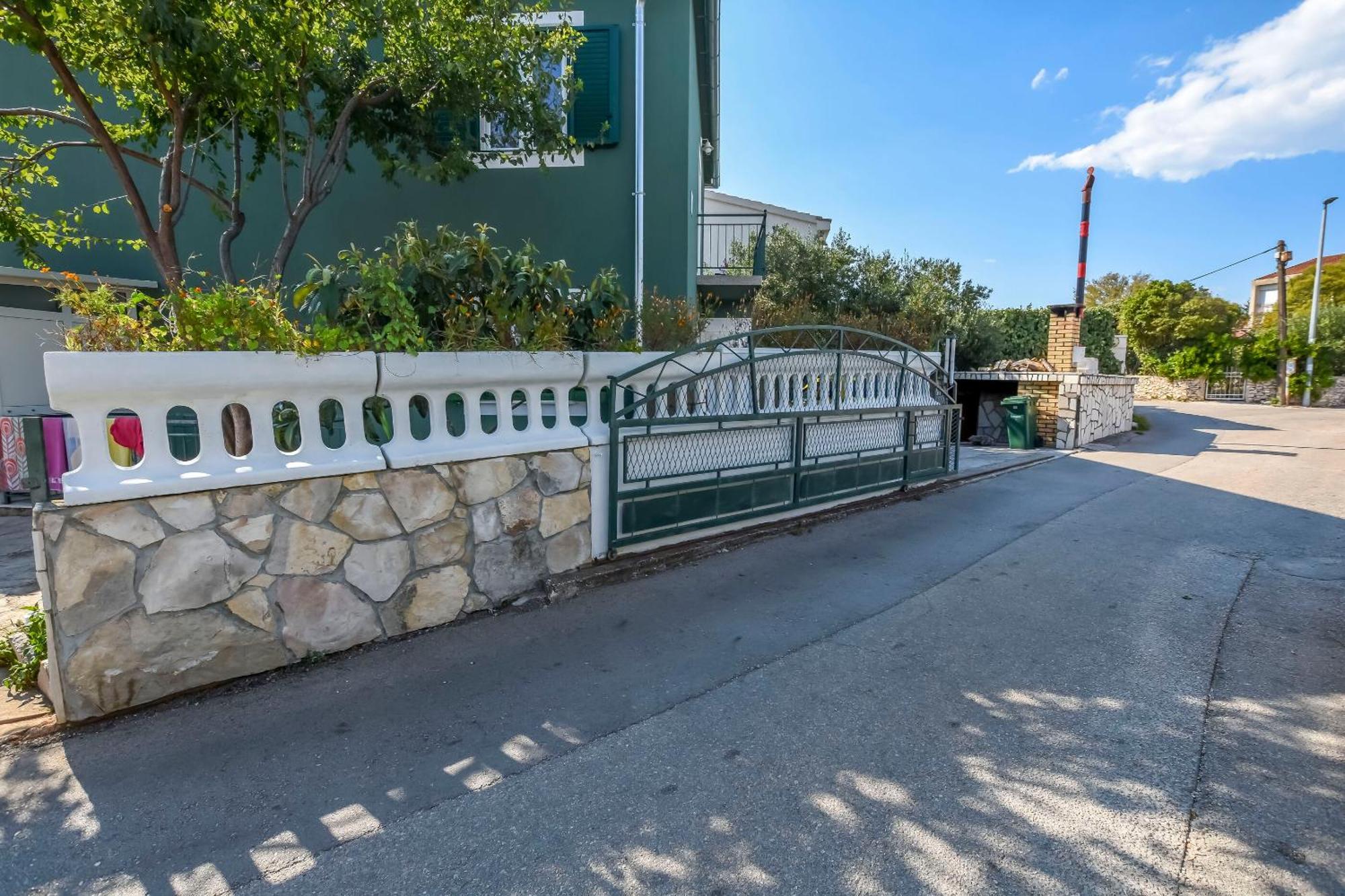 Apartments Luka ロゴズニッツァ エクステリア 写真